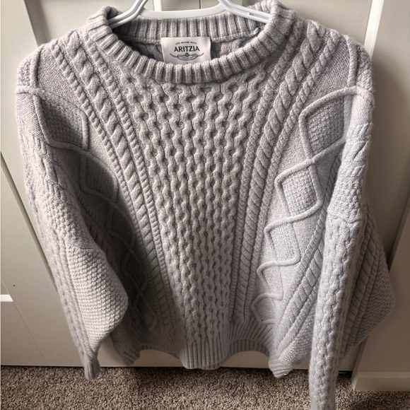 Aritzia sweater not worn only washed - Picture 3 of 3